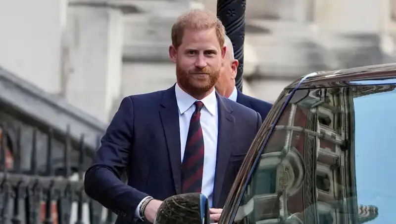 Prens Harry, Kraliyet Ailesi ile Barışma İsteğini Duyurdu