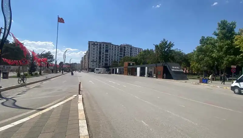 Elazığ Sokaklarında Görülmemiş Sessizlik: Boşalan Caddeler Neden?