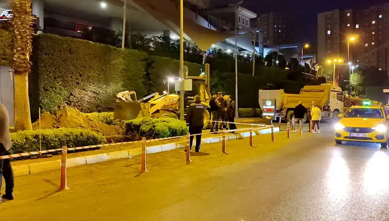 AVM Girişinde Doğalgaz Paniği: Çalışanlar ve Müşteriler Nasıl Tepki Verdi?