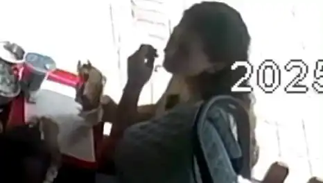 Saçını Tostuna Koyarak Şoke Eden O Kadın: Sebebi Nedir?