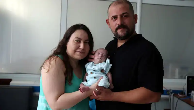 800 Gram Doğdu, 4 Ay Yoğun Bakımda Kaldı: Küçük Bebeğin Hayat Mükafatı