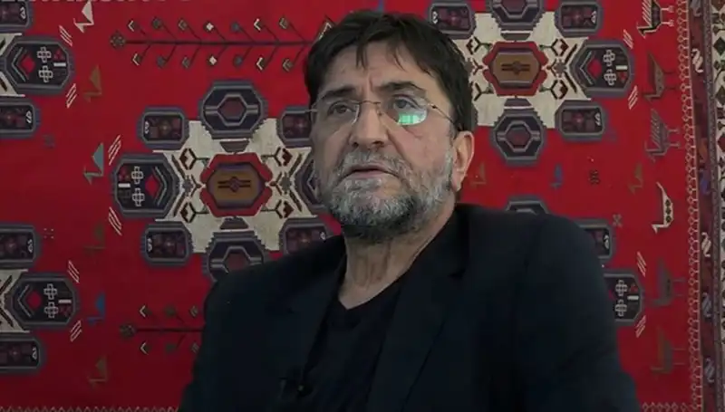 Gazeteci Nihat Genç Hayatını Kaybetti: Medya Dünyası için Kayıp