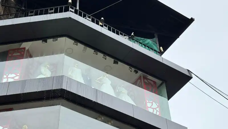 Giyim Mağazasındaki Korkutucu Yangın: Mekan tamamen alevlere teslim oldu