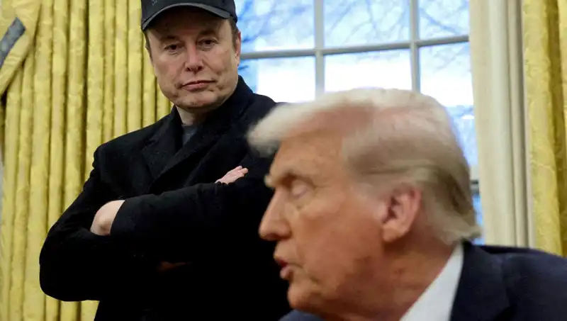 Elon Musk’ın Trump Kabinesinden Ayrılması: Nedenleri ve Sonuçları