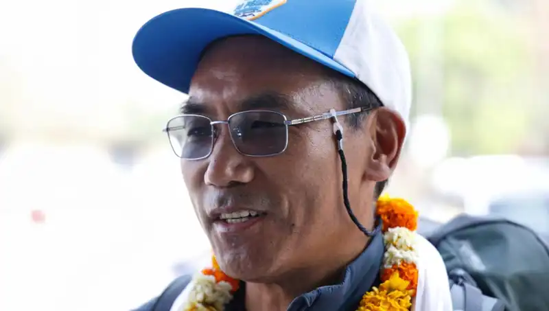 Everest Adam, Kendi Rekorunu Aşarak Yeni Zirvelere Ulaştı