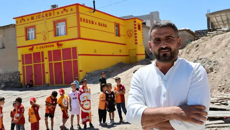İkonik Taraftar Evini Süperstarlarla Donattı: Icardi ve Osimhen Yazıtlara Yerleşti