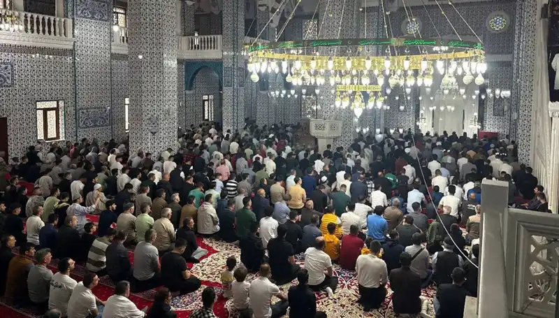 Iğdır'da İlk Bayram Namazı Coşkuyla Kılındı: Dini Anlamı ve Gelenekler