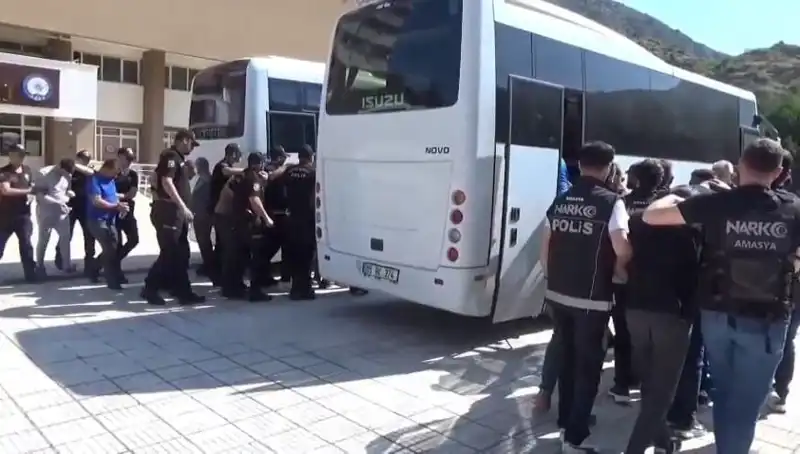 Amasya'da Uyuşturucu Operasyonu: 13 Kişi Tutuklandı ve Şok Gelişmeler