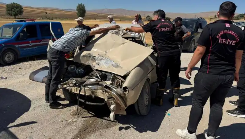Kahramanmaraş’ta Feci Trafik Kazası: Kamyonet ile Otomobil Çarpıştı