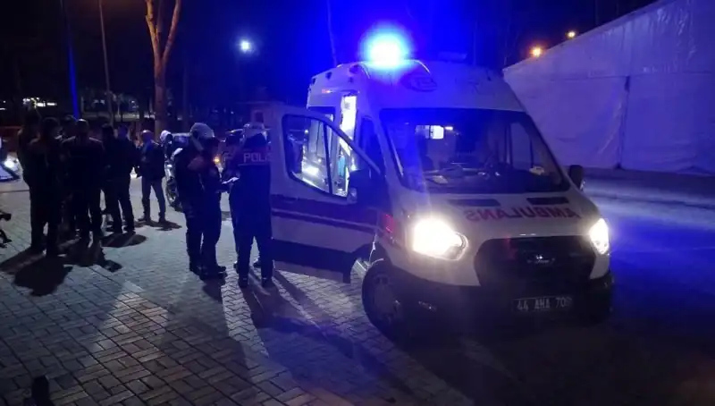 Parkta Silahlı Çatışma: İki Grup Arasında Kanlı Kavga!