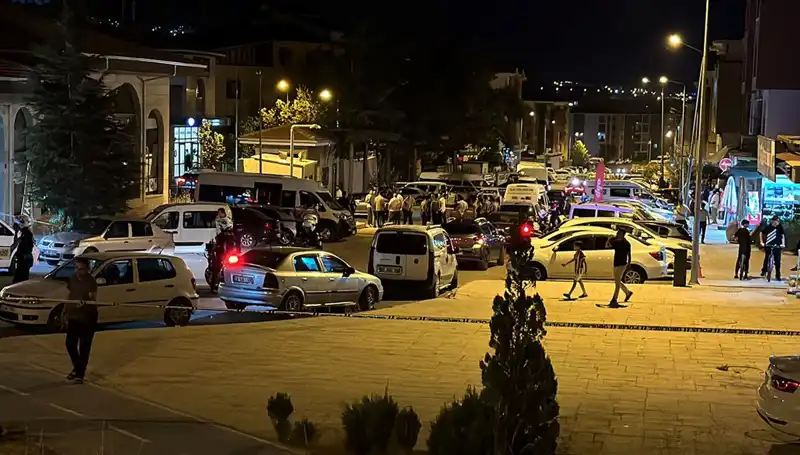 Aileler Arasında Kavga: 1 Ağır Yaralı, 3 Kişi Hastaneye Kaldırıldı