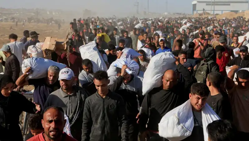 İsrail Ordusu Han Yunus’a Giden Yolda 15 Kilometrelik Kuşatma Koridoru Açtı