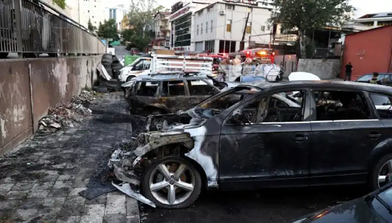 Sanayide Bekleyen Araçlar İçin Korkutan Yangın: Olayın Ayrıntıları
