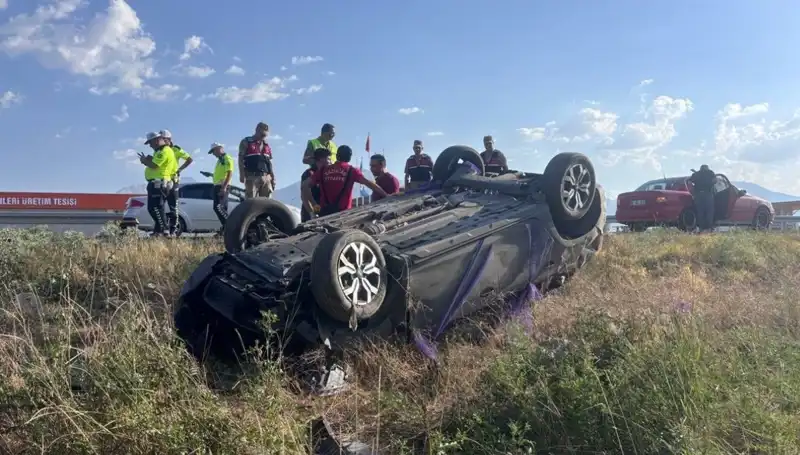 Nişan Töreni Dönüşünde Üzücü Kaza: 1 Ölü, 4 Yaralı