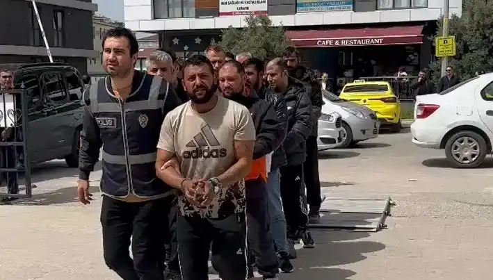 Edirne’de Eş Zamanlı Operasyon: Yedi Firari Suçlu Yakalandı
