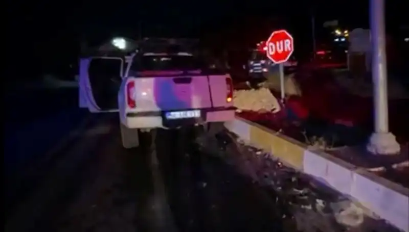 İzmir'de Kanser Gibi Büyüyen Trafik Kazası: 7 Yaralı