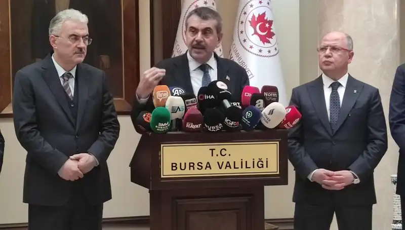 Protesto Eylemlerine Katılan Çalışanlara Hükümetten Sert Uyarı Geldi