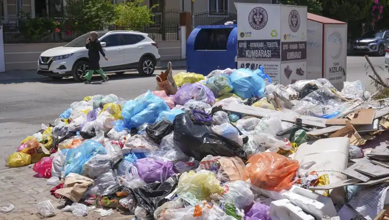 İzmir'de Çöp Yığınları Artıyor: Sürdürülebilir Çözümler Nedir?