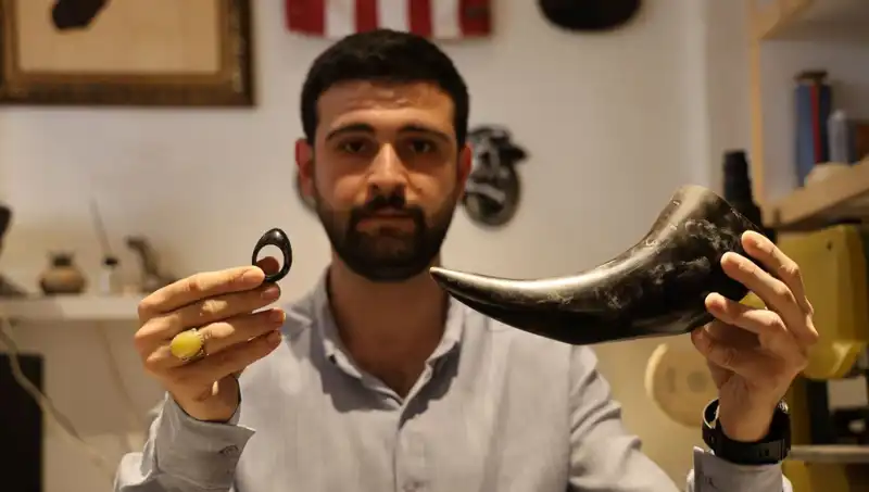 Türk Savaşçıların Gizemli Ekipmanı: Manda Boynuzundan Yaratılan Geleneksel Silah!