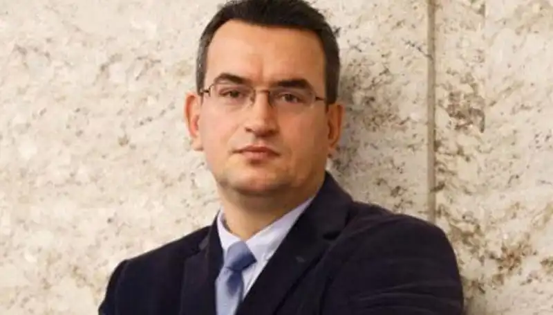 Metin Gürcan: DEVA Partisi’nin Kurucu Üyesi ve Siyasi Yolculuğu