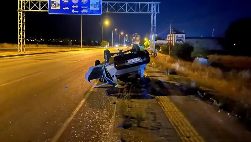 TIR'ın Sıkıştırdığı Otomobil Takla Attı: Feci Kaza Detayları