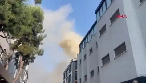 İstanbul'da 4 Katlı İş Merkezinde Yangın! İlk Bilgiler ve Müdahale Süreci
