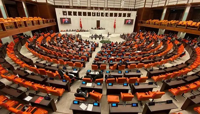Emekli İkramiyesine Büyük Zam: 4 Bin TL Olacak Teklif TBMM'den Geçti!