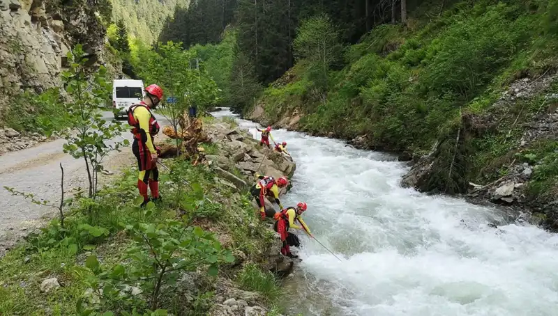 Trabzon'da Dereye Düşen Çocuğun Dramı: Babası Hakkında Adli Kontrol Kararı